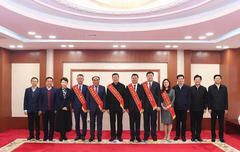 GA黄金甲矿业获自治区1000万元上市奖补资金